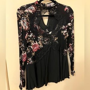 Gypsies & Moondust size small black and floral top, Long sleeve with cut out